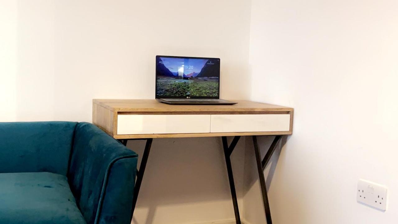Luxury 1 Bed Apartment With Parking Manchester Eksteriør bilde