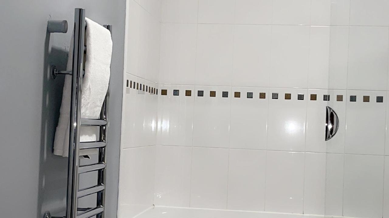 Luxury 1 Bed Apartment With Parking Manchester Eksteriør bilde